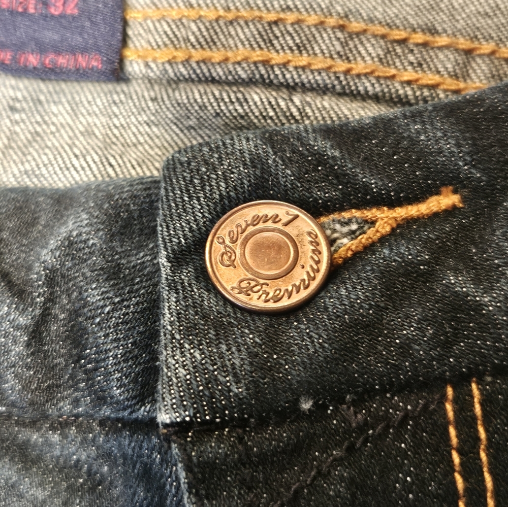 Seven7  Men's Blue Jeans with Signature "S" Detailing - Picture 5 of 9